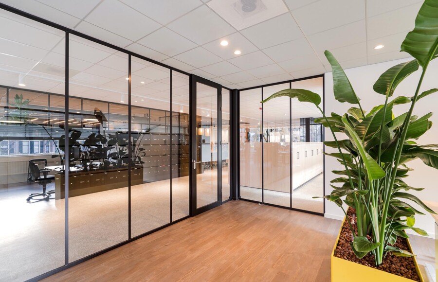 Classic-Frame-Glaswand-met-Profielen-Vlakverdeling-Kantoor-Intermontage-009a